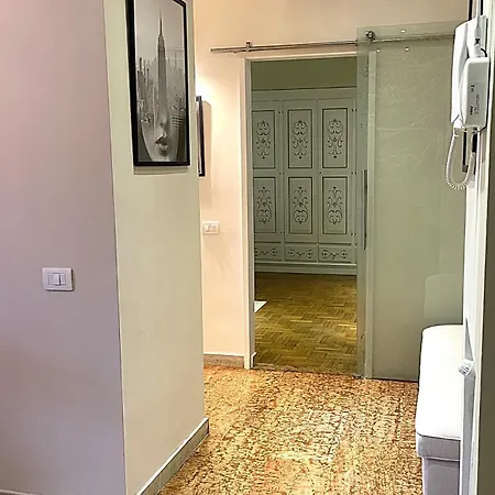 La Casa Libre Metro A Colli Albani 350 M רומא